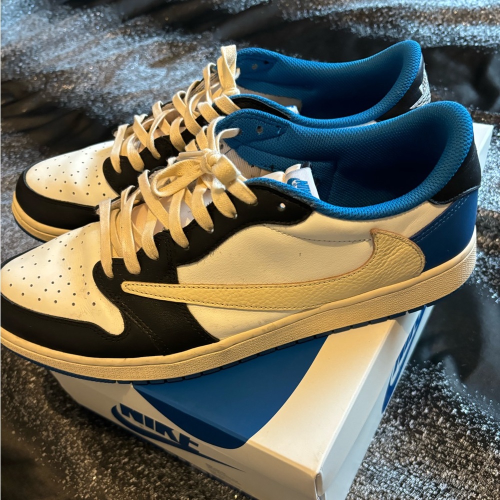 Travis scott Fragment size 14